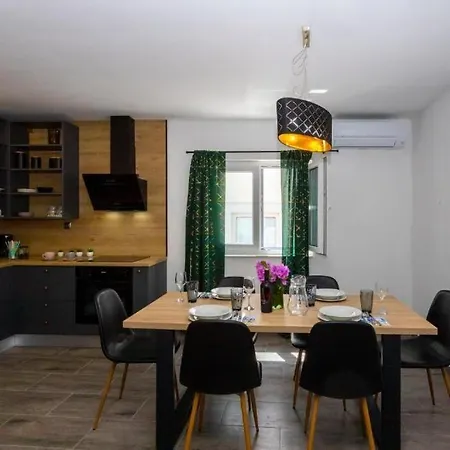 Coastal Urban Nest Apartmán *