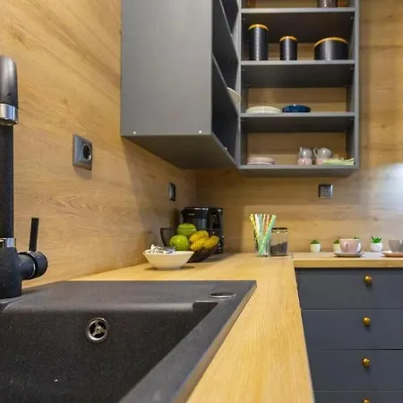 Coastal Urban Nest Apartman *