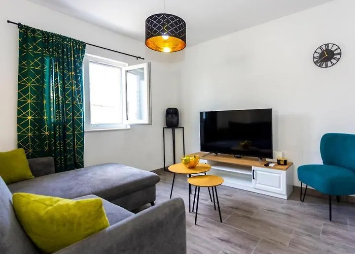 Coastal Urban Nest Apartman